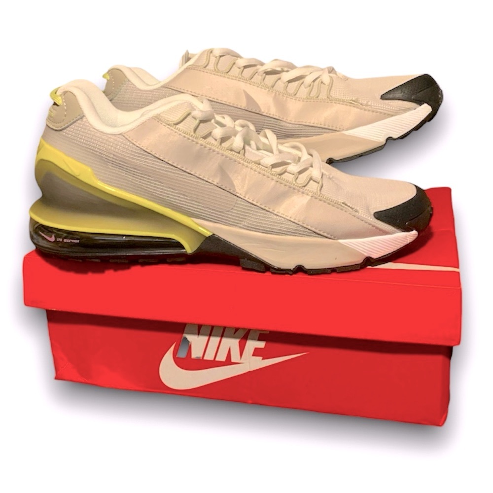 NIB-Nike AirMax